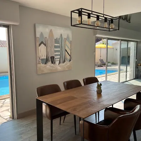 לינה וארוחת בוקר Les Pertuis Rochelais Périgny