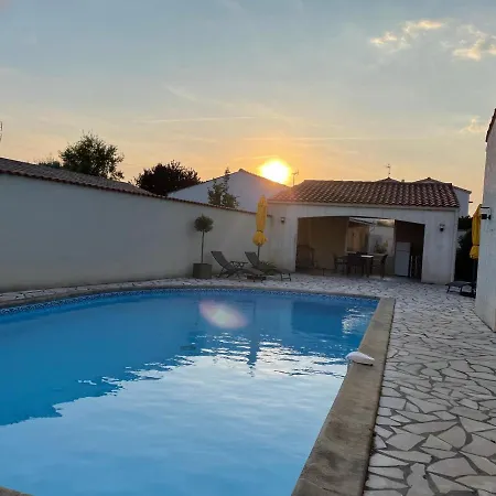 לינה וארוחת בוקר Les Pertuis Rochelais Périgny