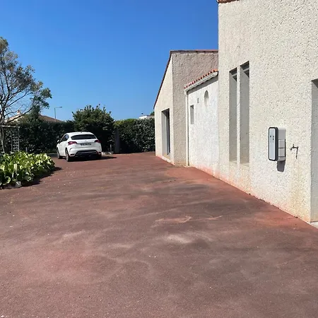 לינה וארוחת בוקר Les Pertuis Rochelais Périgny