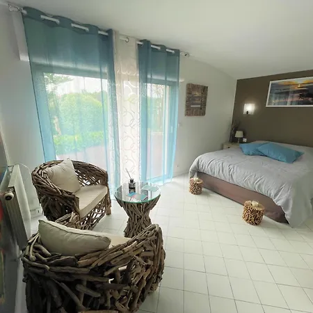 Les Pertuis Rochelais Bed & Breakfast *