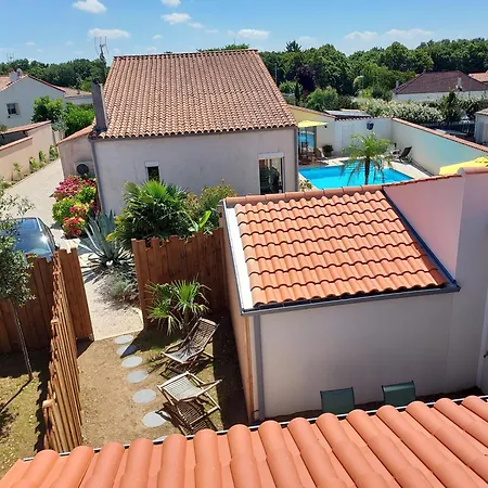 Les Pertuis Rochelais Bed & Breakfast