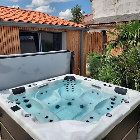 לינה וארוחת בוקר Les Pertuis Rochelais Périgny