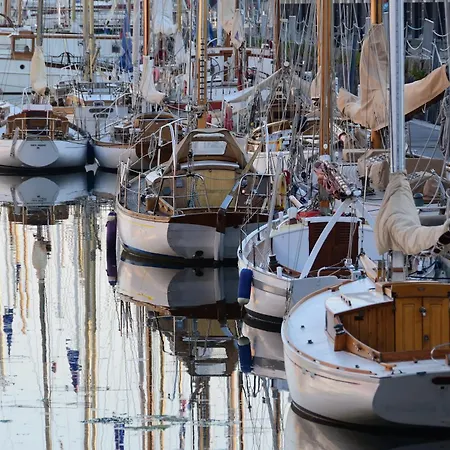 לינה וארוחת בוקר Les Pertuis Rochelais 4*