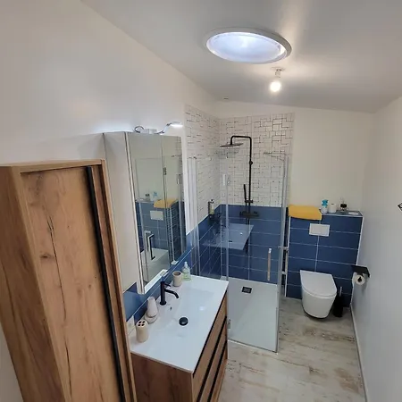 Les Pertuis Rochelais לינה וארוחת בוקר 4*