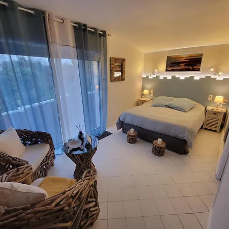 Les Pertuis Rochelais 4* 페리그니