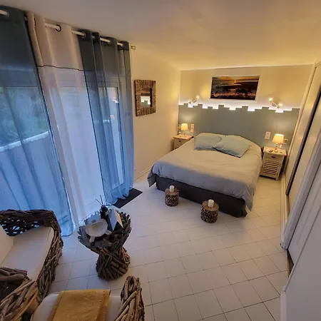 Les Pertuis Rochelais 4* 페리그니