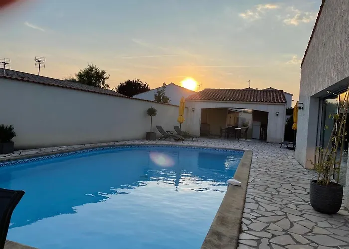 B&B Les Pertuis Rochelais 페리그니