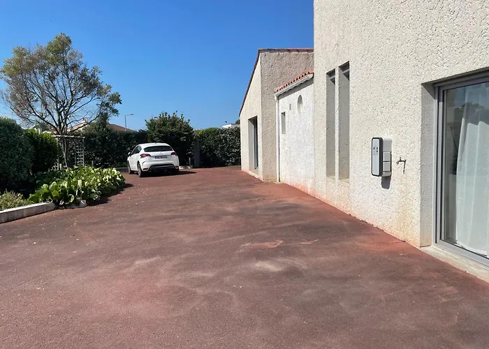 B&B Les Pertuis Rochelais 페리그니