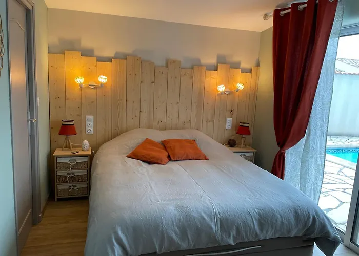 Les Pertuis Rochelais B&B 페리그니