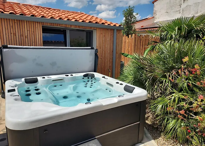 B&B Les Pertuis Rochelais 페리그니