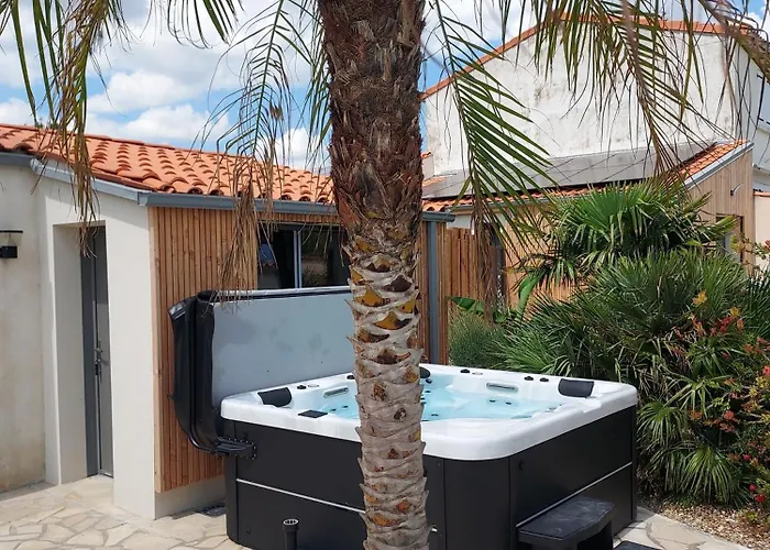 Les Pertuis Rochelais 4* 페리그니