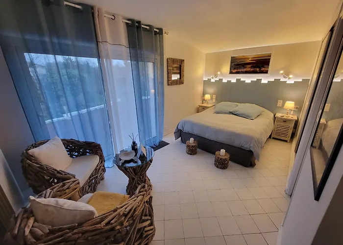 Les Pertuis Rochelais 4* 페리그니